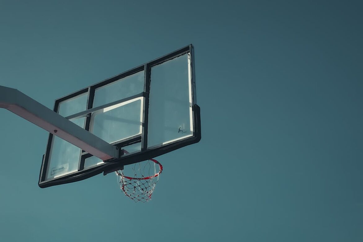 how many quarters in basketball